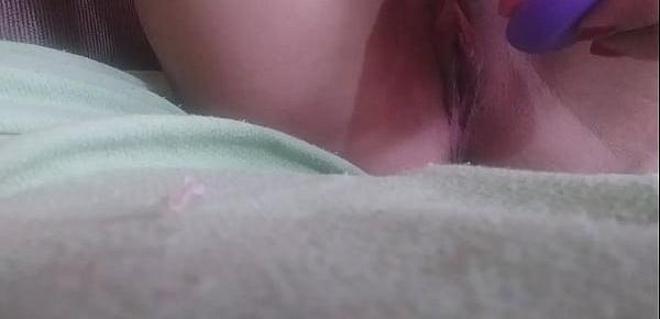  Buceta com plug e vibrador parte 1